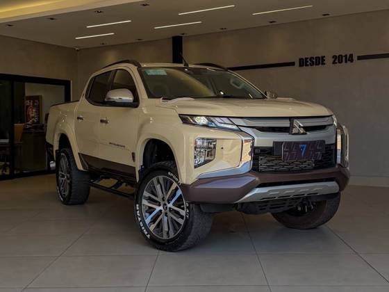 MITSUBISHI L200 TRITON 2.4 16V TURBO DIESEL SPORT HPE-S TERRA CD 4P 4X4 AUTOMÁTICO MITSUBISHI L200 TRITON 2.4 16V TURBO DIESEL SPORT HPE-S TERRA CD 4P 4X4 AUTOMÁTICO